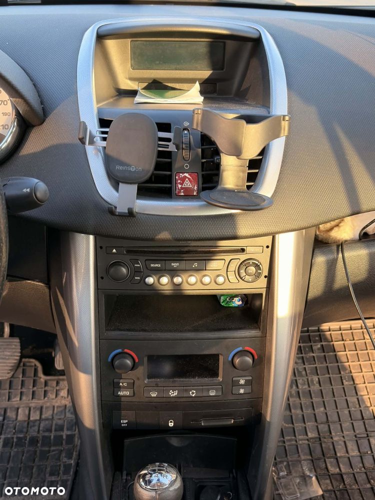 Peugeot 207 - 4