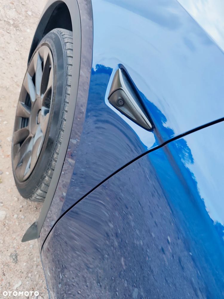 Tesla Model Y Standard - 23