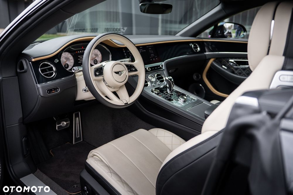 Bentley Continental GT V8 Mulliner - 36