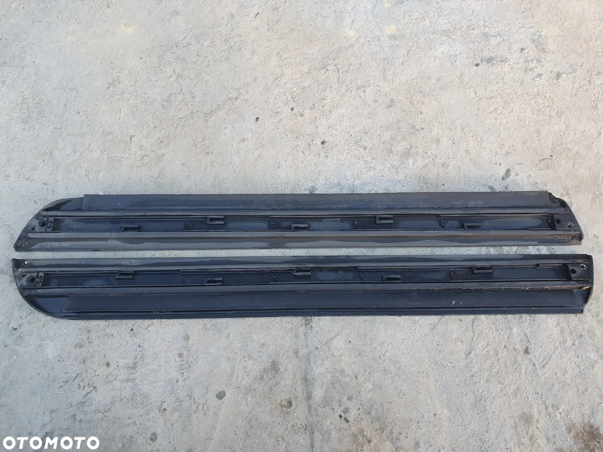AUDI A4 B6 SEDAN DOLNA LISTWA TYLNYCH DRZWI PRAWA 8E0853970 - 2