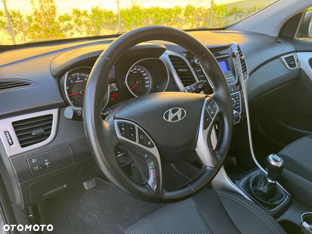 Hyundai i30 1.6 Comfort - 34