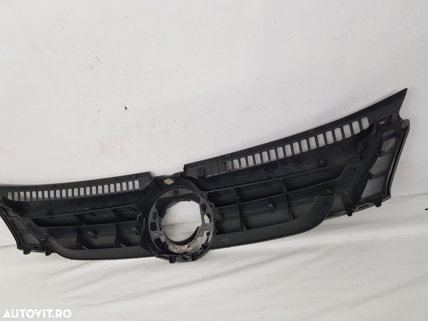 Grila radiator VW Golf 5 Plus dupa 2005 - 6