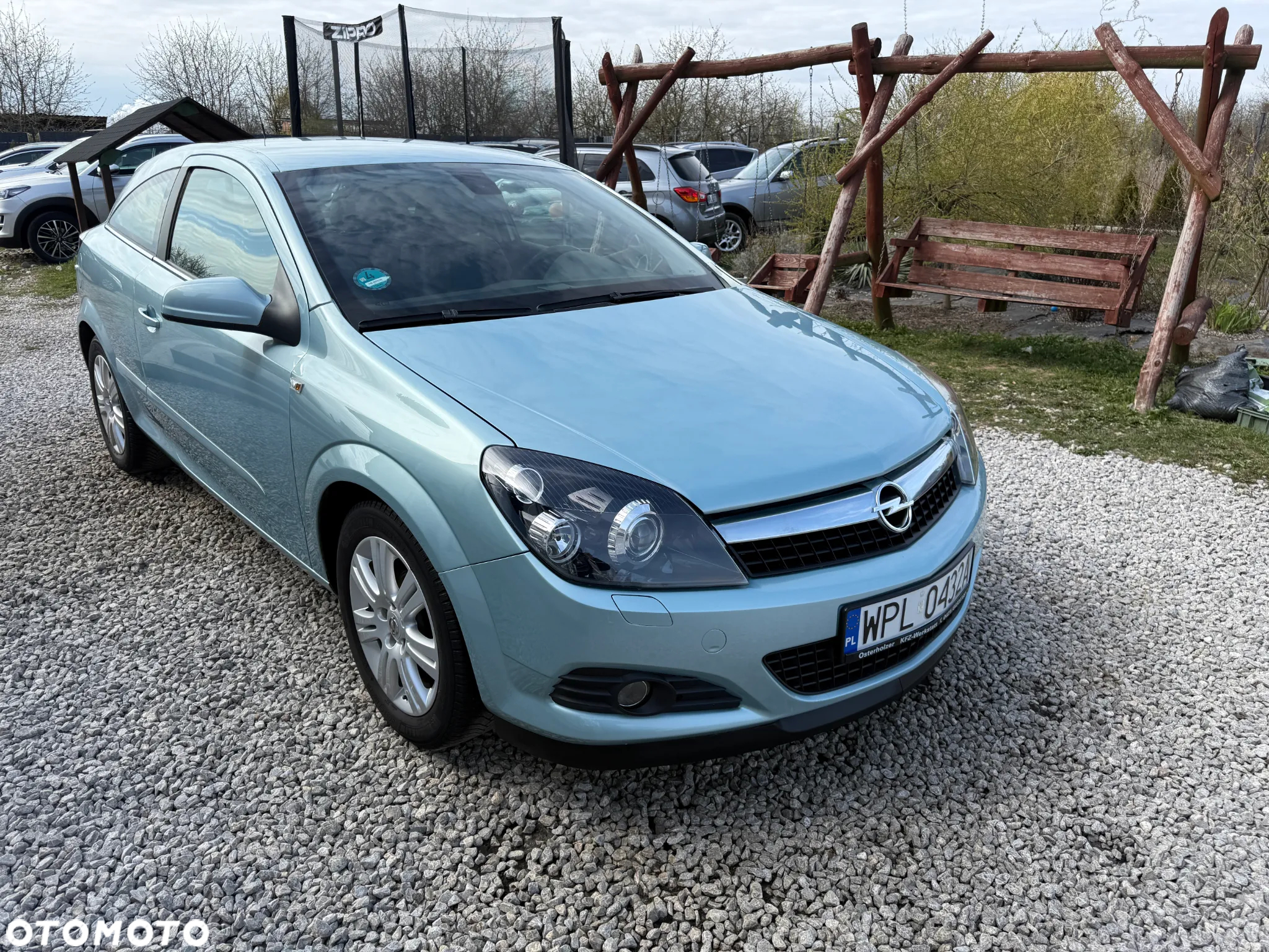 Opel Astra III GTC 1.6 Cosmo - 4