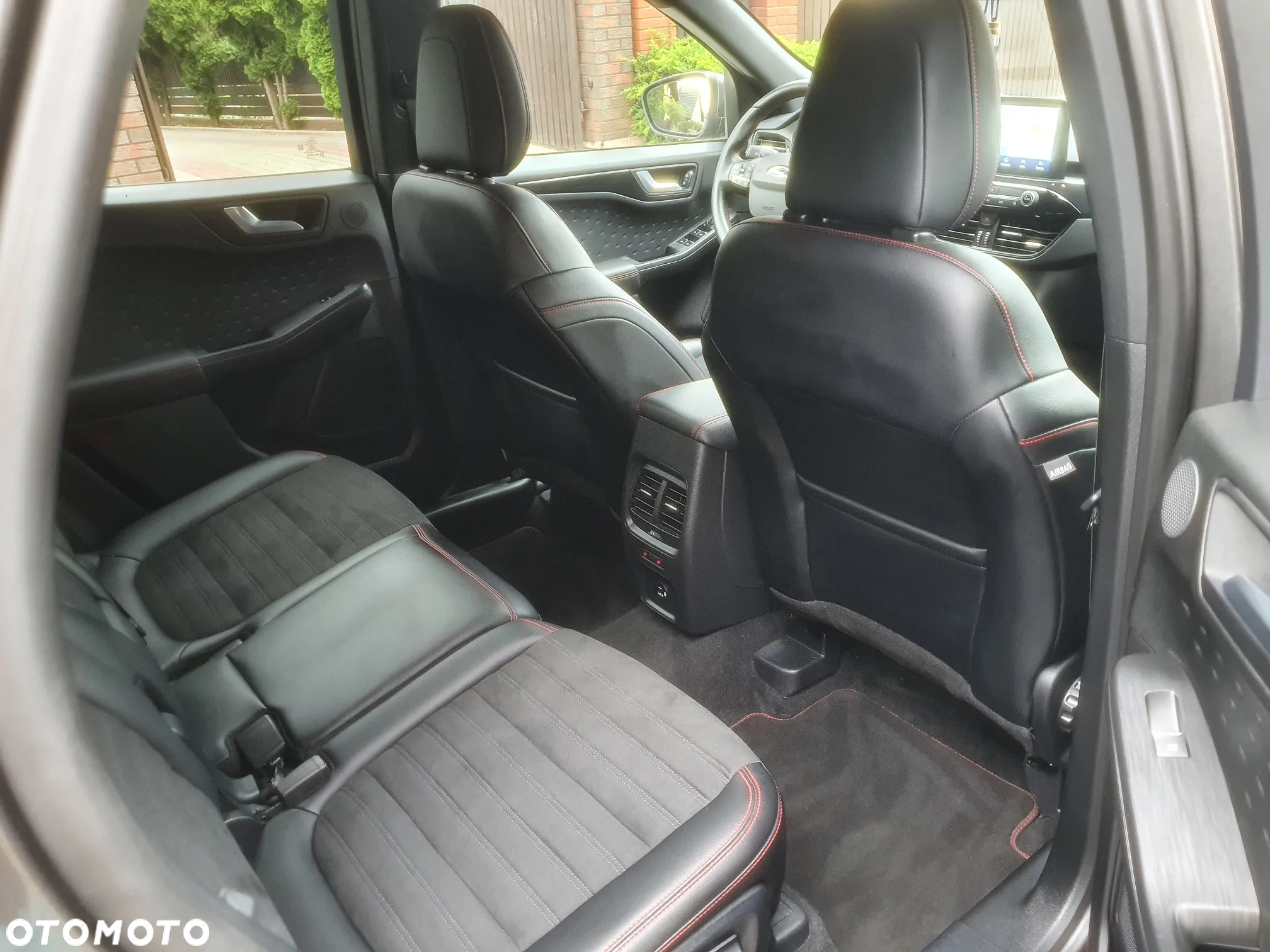 Ford Kuga - 12