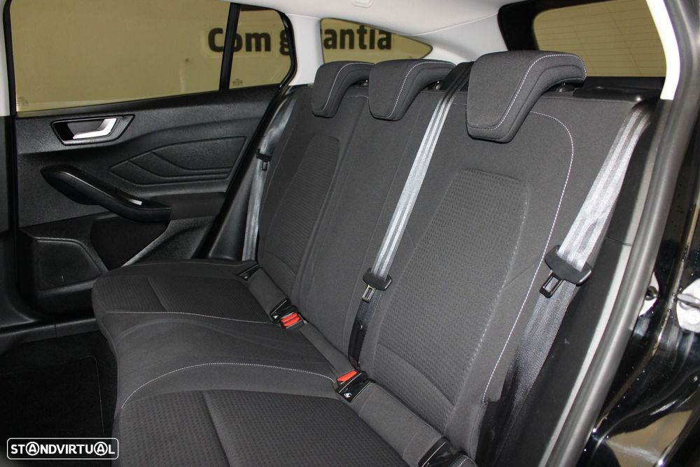 Ford Focus SW 1.5 TDCi EcoBlue Business - 25