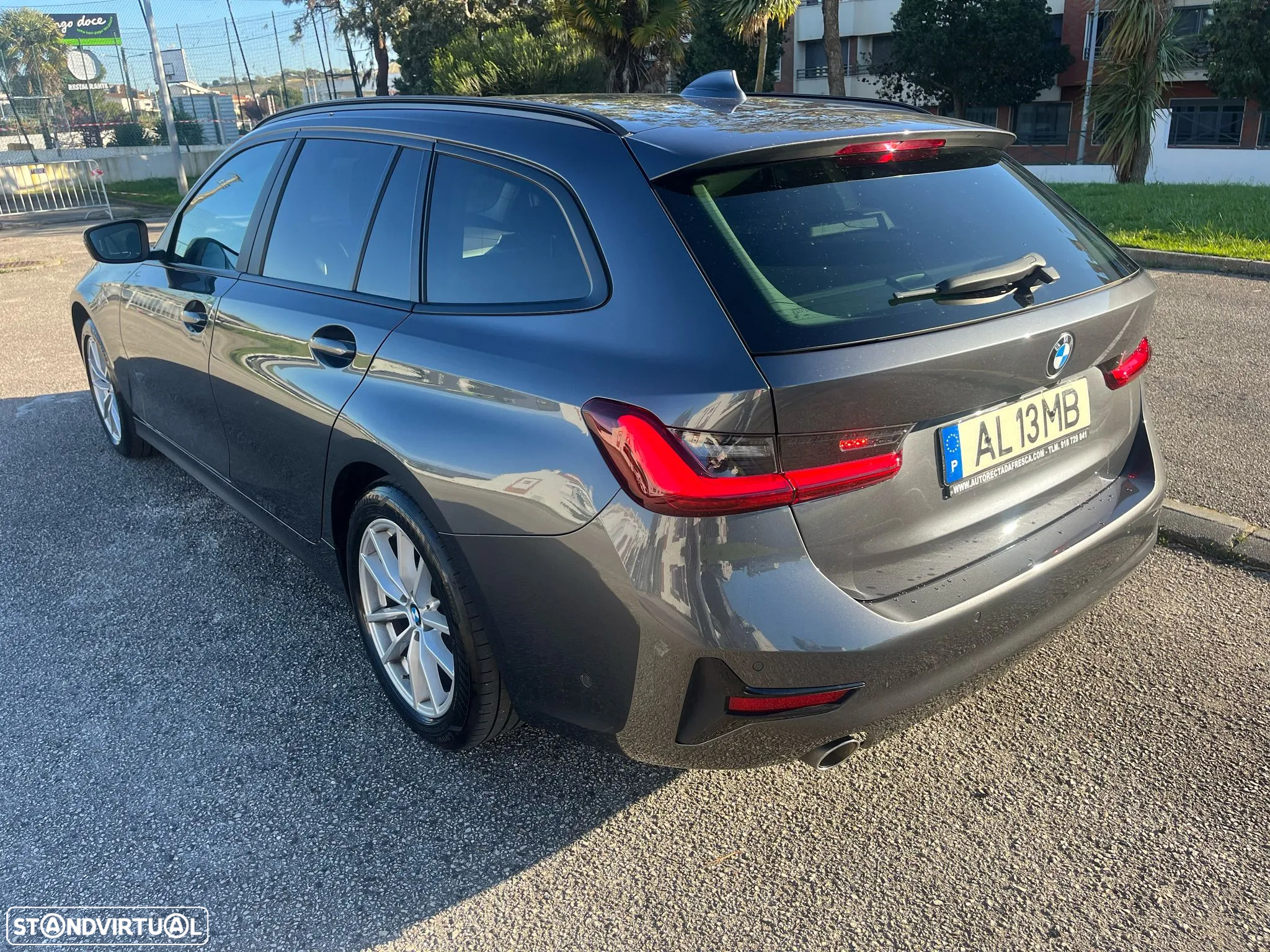 BMW 318 d Touring Auto - 13
