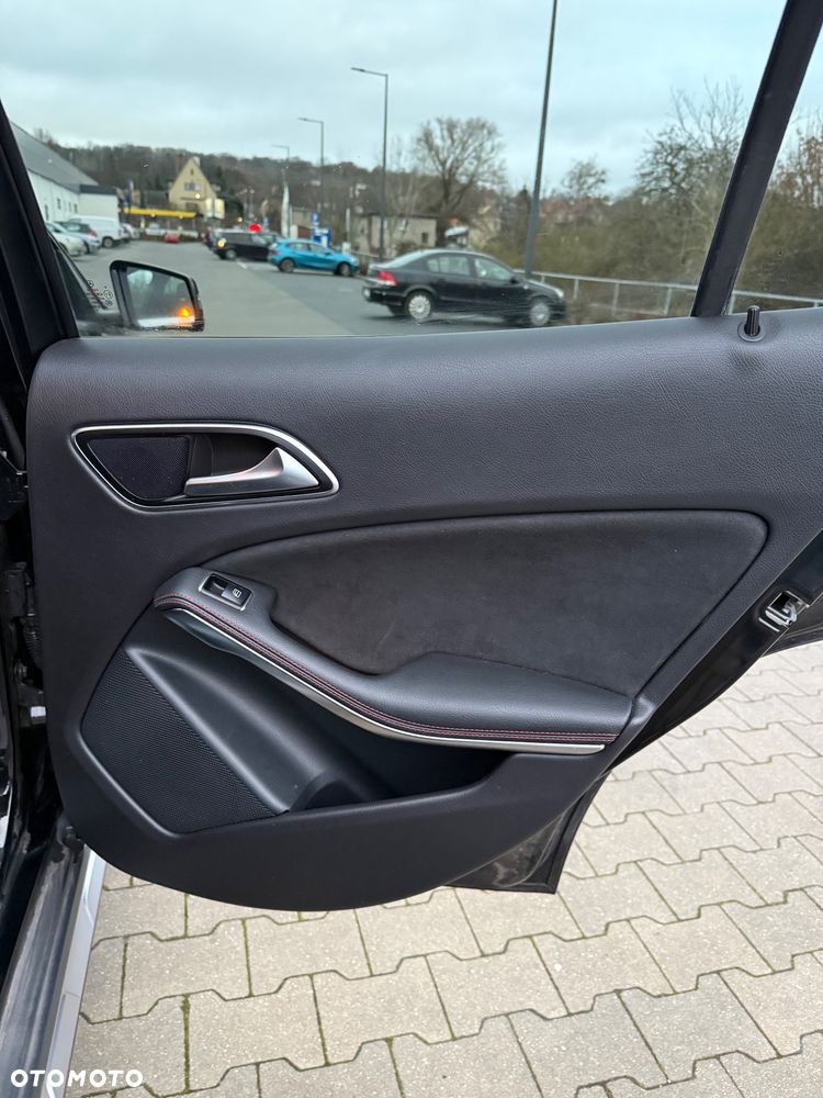 Mercedes-Benz GLA 200 (CDI) d 7G-DCT AMG Line - 15