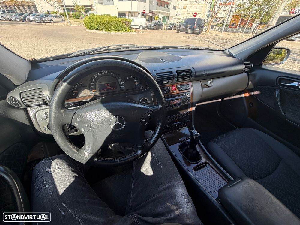 Mercedes-Benz C 220 CDi Avantgarde - 32