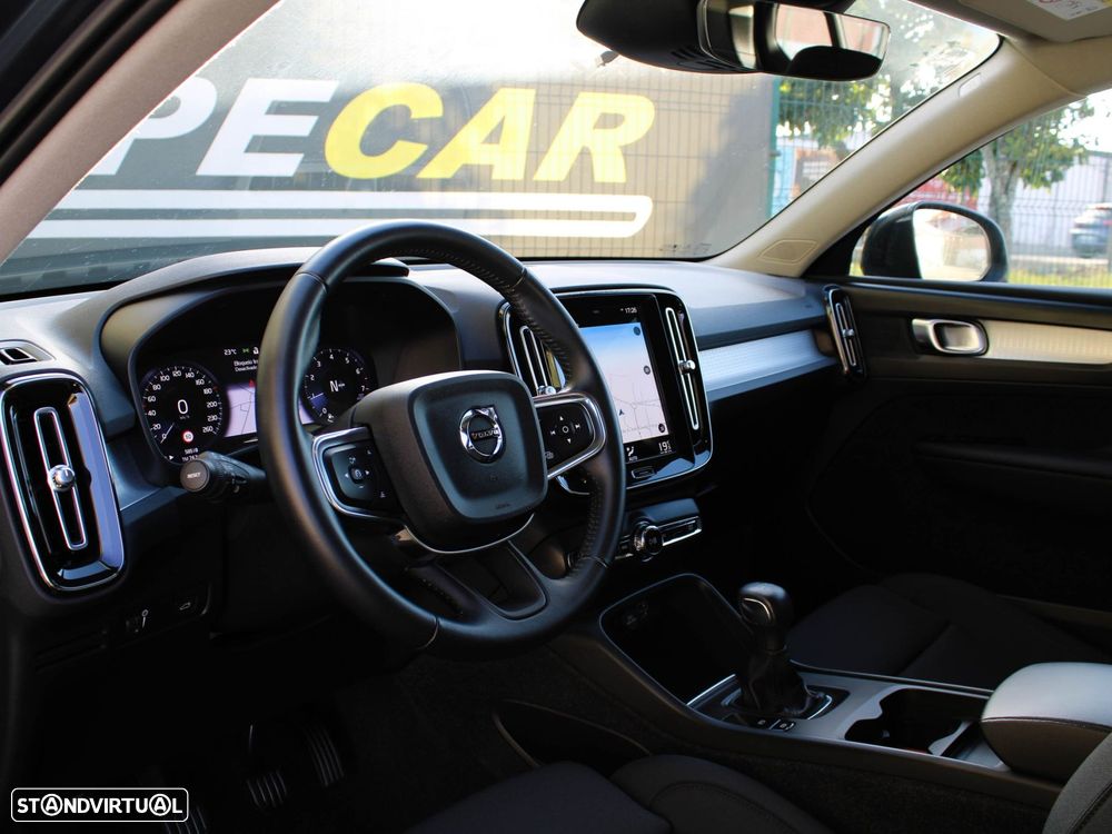 Volvo XC 40 1.5 T2 Momentum Plus - 26