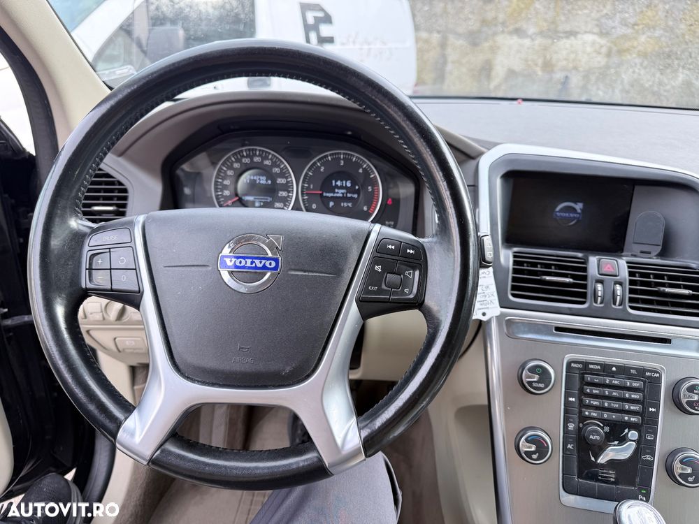 Volvo XC 60 2.4D AWD Momentum - 7