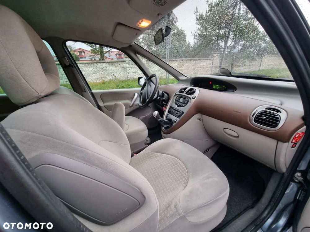 Citroën Xsara Picasso 1.8i Exclusive - 21