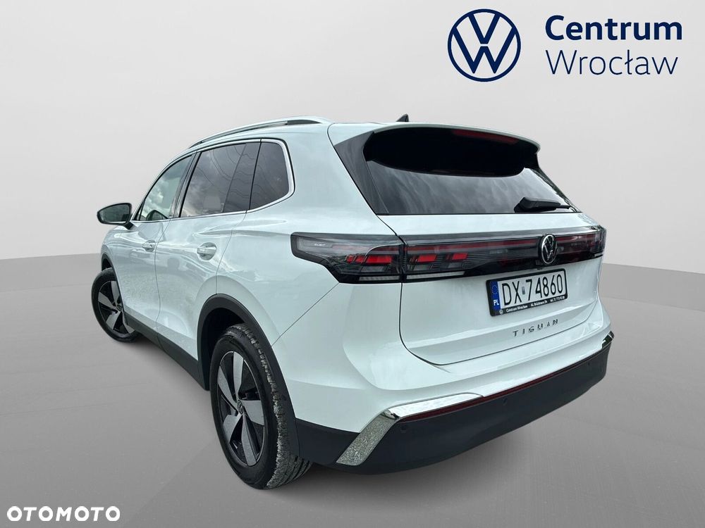 Volkswagen Tiguan - 11