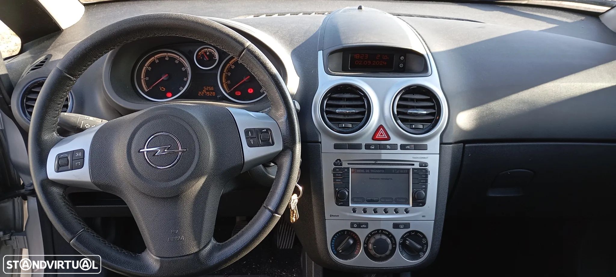 Opel Corsa 1.2 City FlexFuel - 1