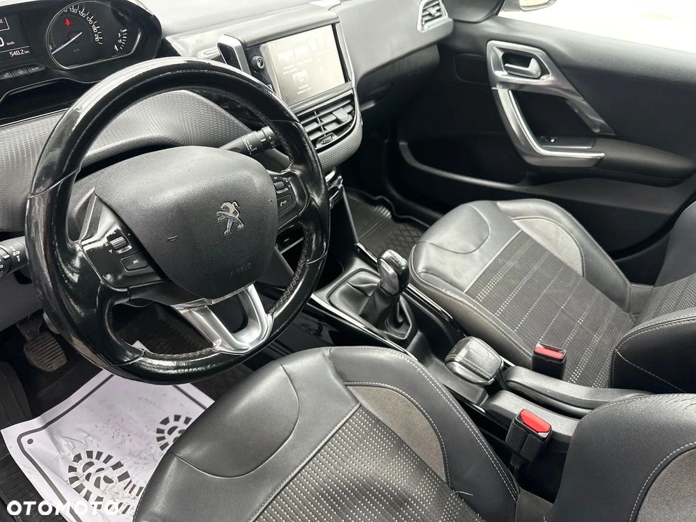 Peugeot 2008 1.6 BlueHDi Allure - 17