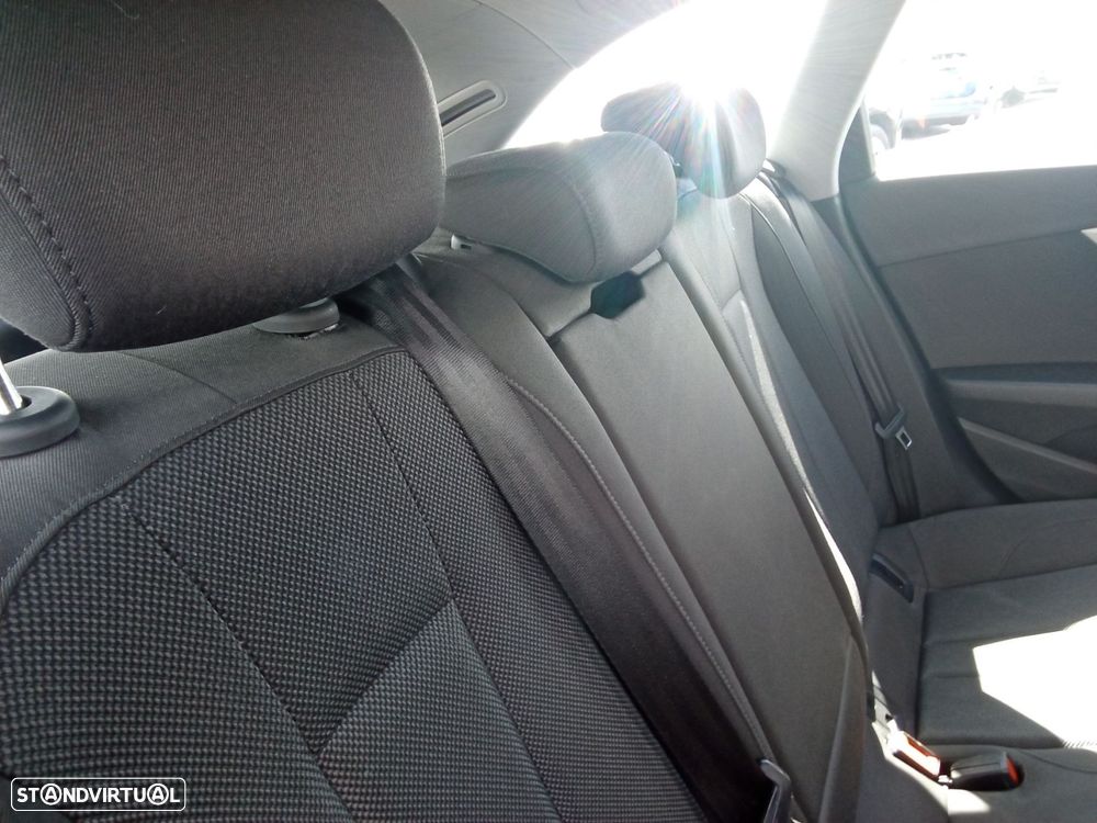 Audi A4 Avant 35 TDI Advanced S tronic - 23
