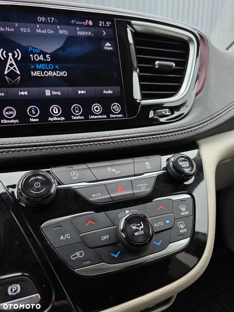 Chrysler Pacifica - 24