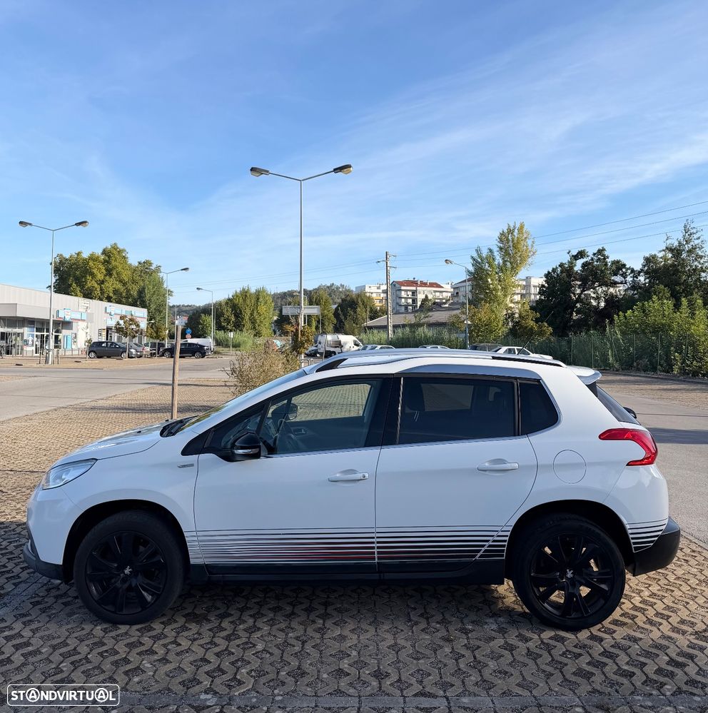 Peugeot 2008 PureTech 130 GPF Black Edition - 7