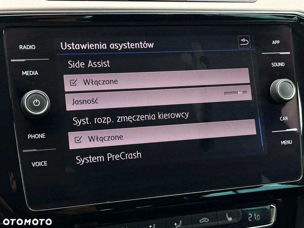 Volkswagen Passat - 32