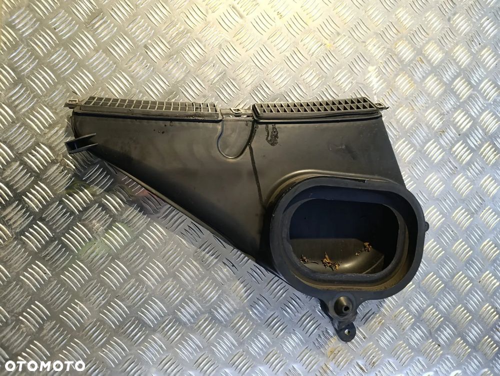 wlot powietrza w maskę 5801562737 Iveco Daily 2014- - 1