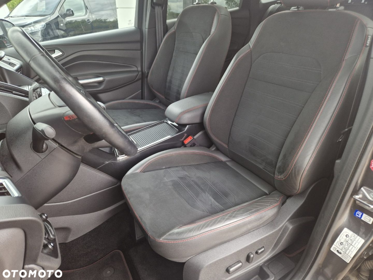 Ford Kuga 1.5 EcoBoost 2x4 ST-Line - 10