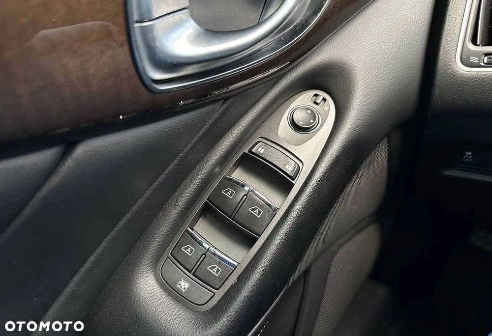 Infiniti Q50 - 16