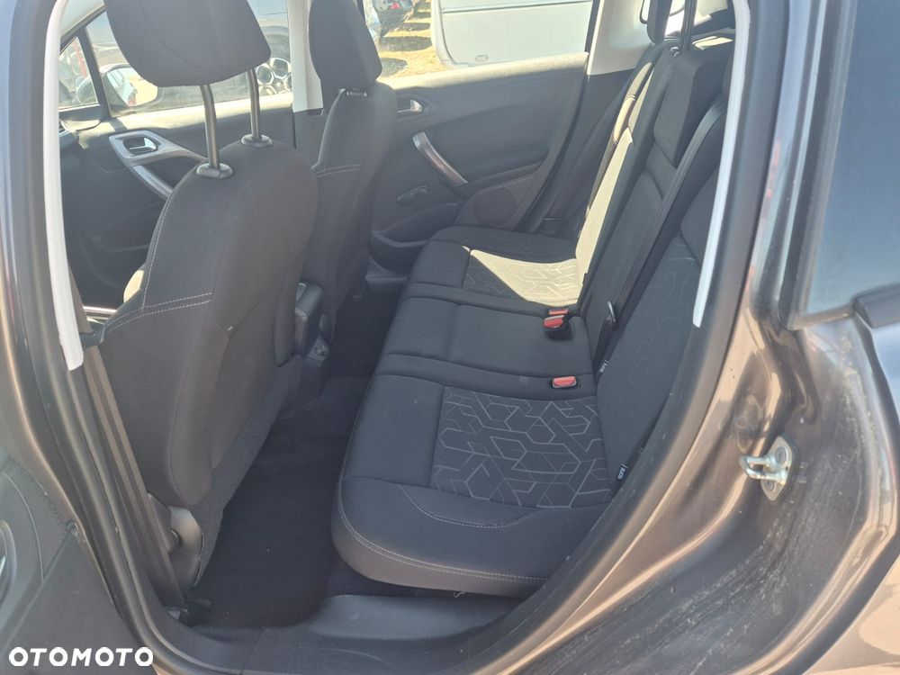 Peugeot 2008 PureTech 82 Active - 12
