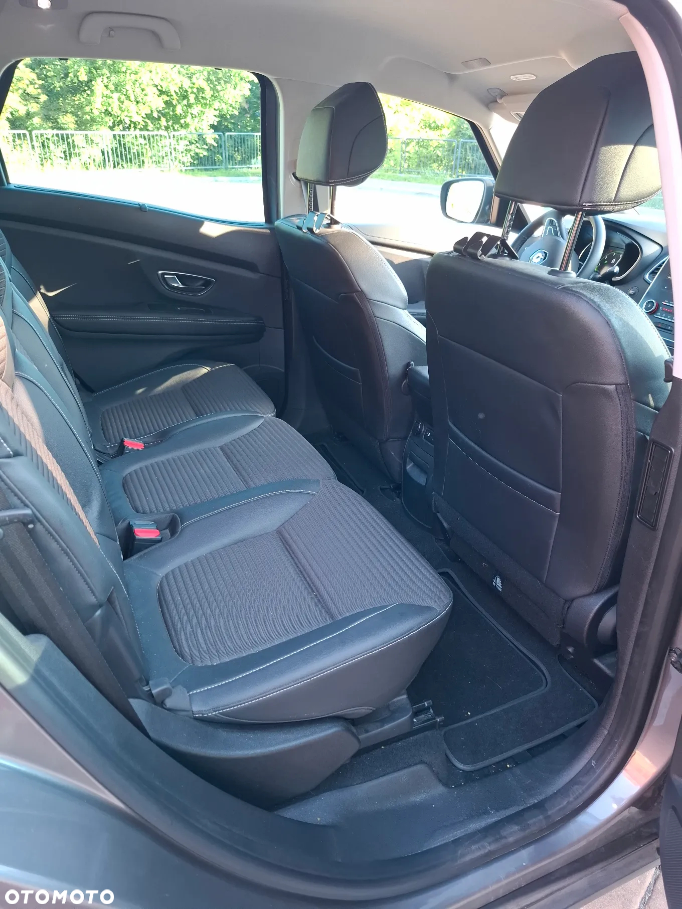 Renault Scenic 1.3 TCe FAP Intens - 12