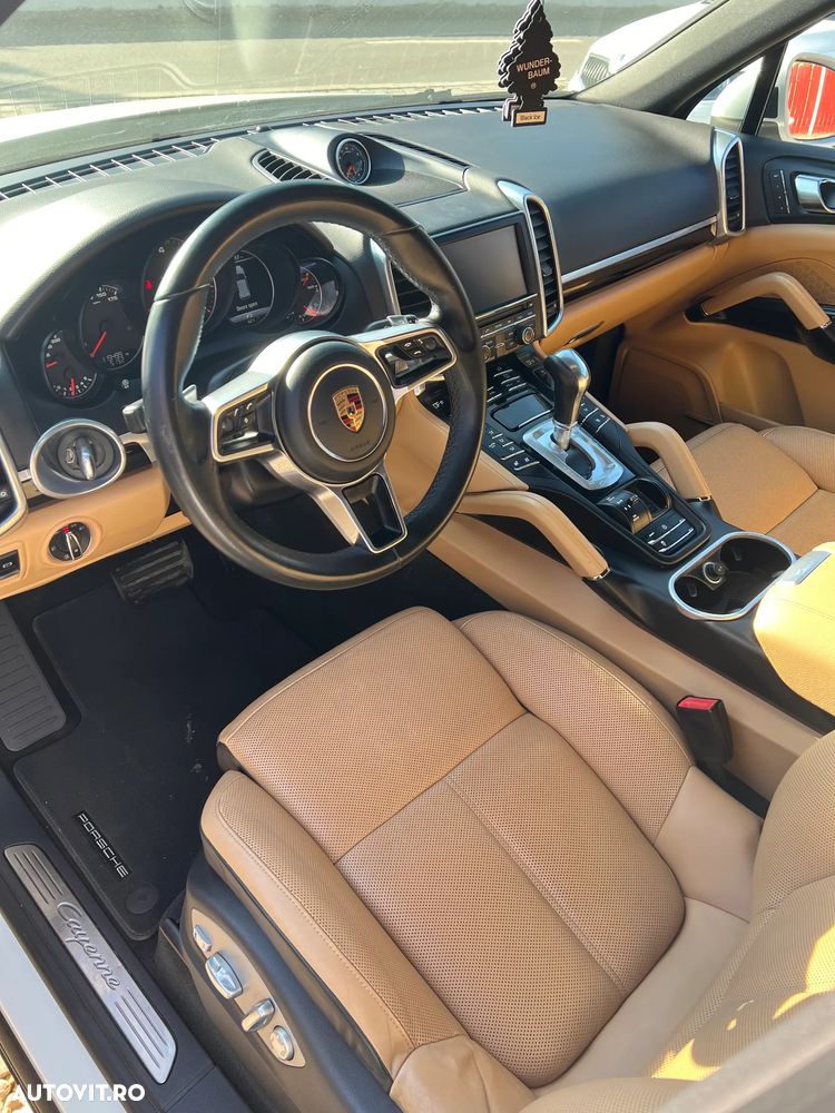 Porsche Cayenne Tiptronic S - 26