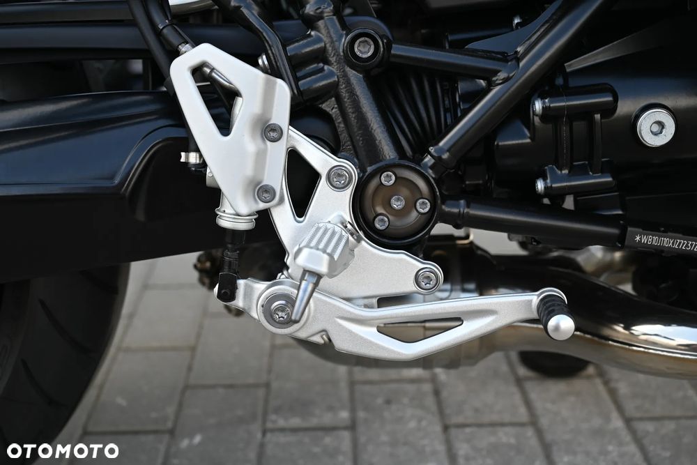 BMW R - 16