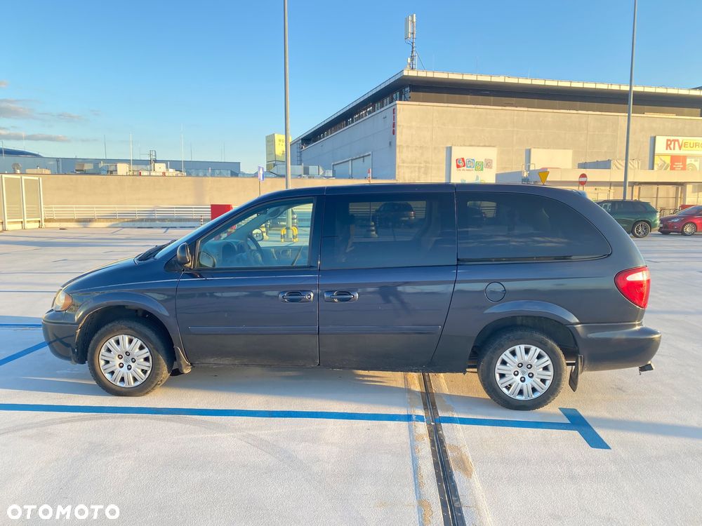 Chrysler Town & Country 3.3 LX - 12