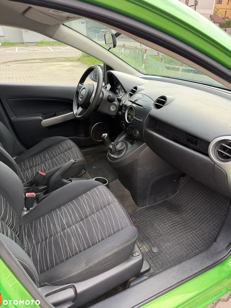 Mazda 2 - 16