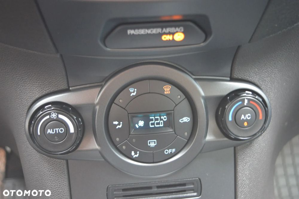 Ford Fiesta - 24