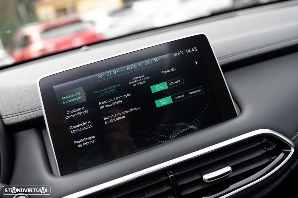 MG EHS 1.5 T-GDI Plug-in Hybrid Luxury - 33