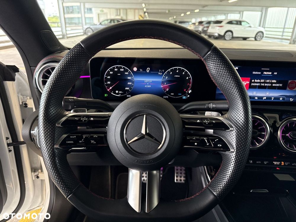 Mercedes-Benz CLA - 12