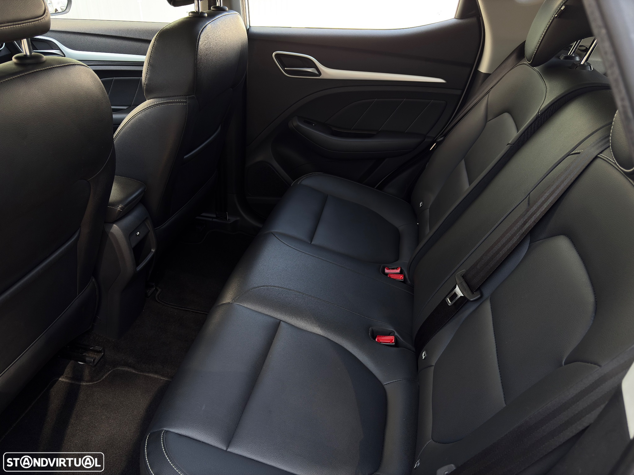 MG ZS EV 44.5 kWh Luxury - 10