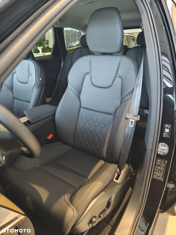 Volvo XC 60 B5 B AWD Ultimate Dark - 12