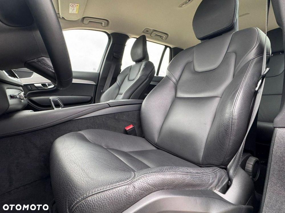 Volvo XC 90 D5 AWD Momentum 7os - 15