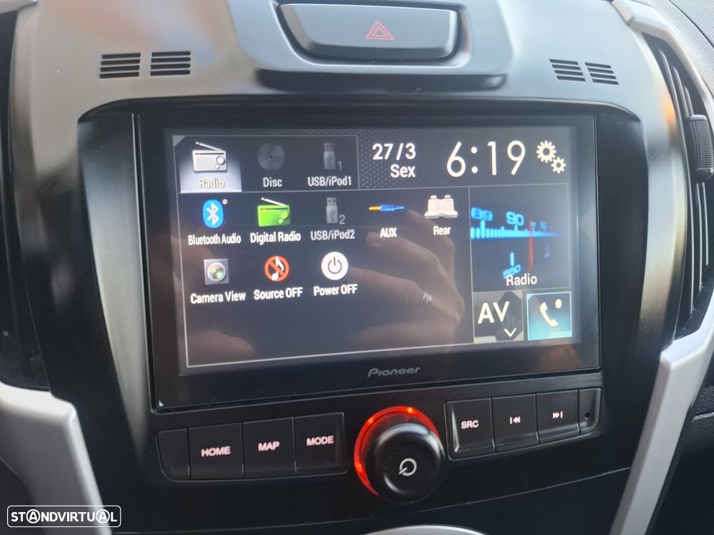 Isuzu D-Max 4x4 Cabine Dupla Auto Premium - 17