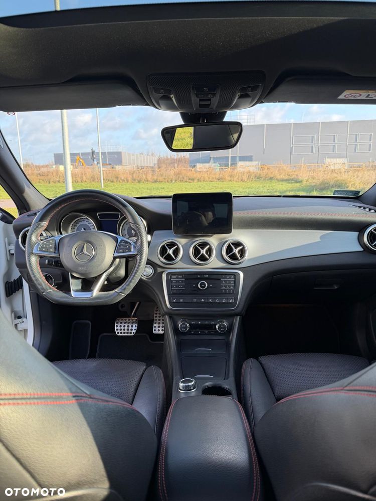 Mercedes-Benz GLA 250 4-Matic - 8