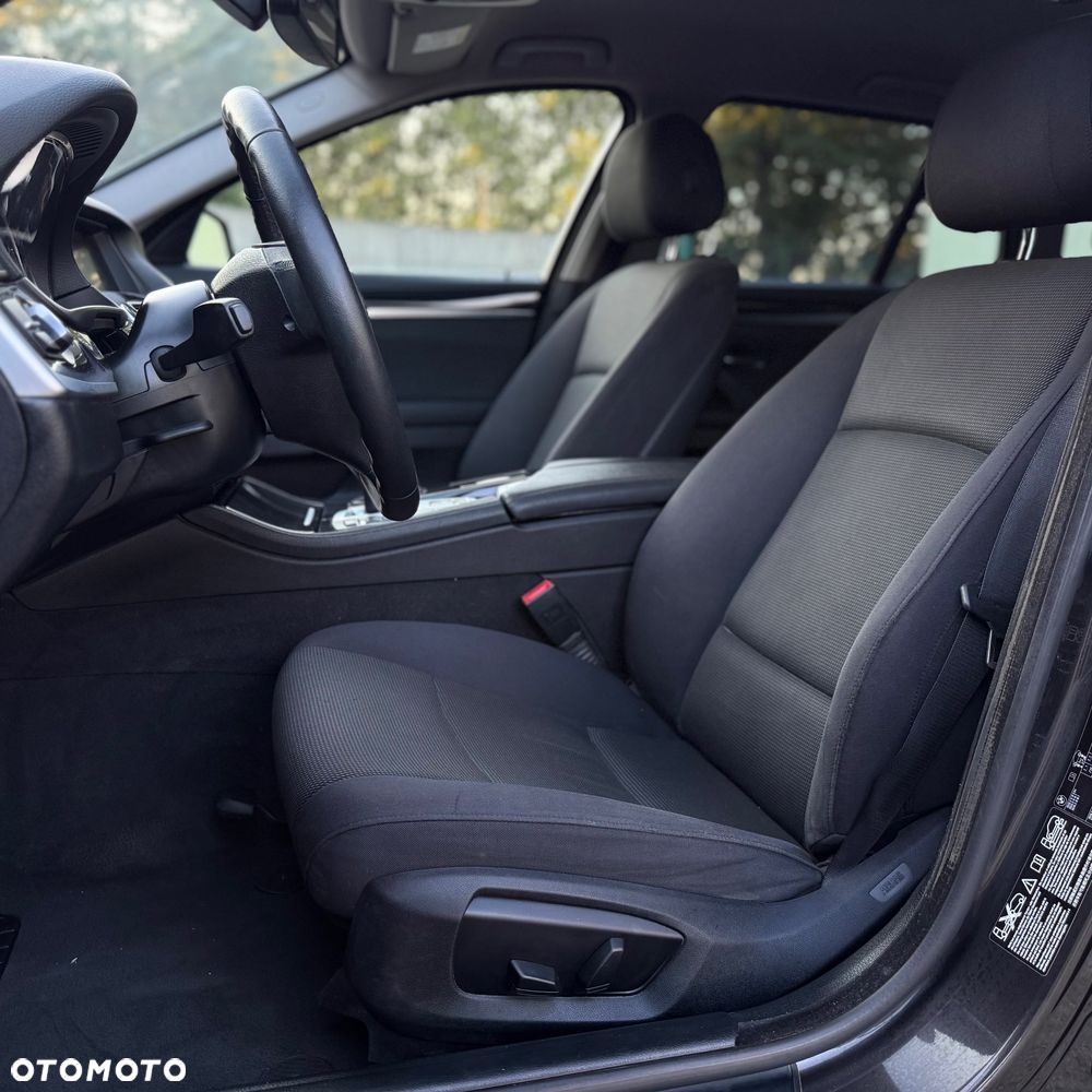 BMW Seria 5 525d - 9