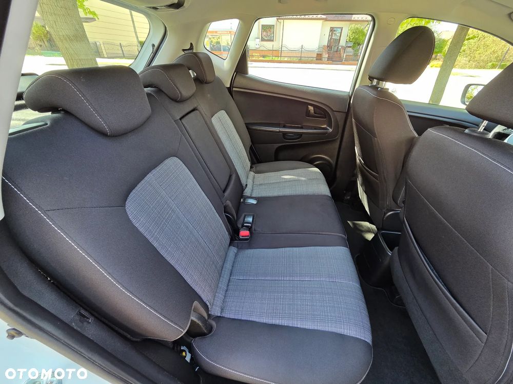 Kia Venga 1.4 CRDi 90 Vision - 8