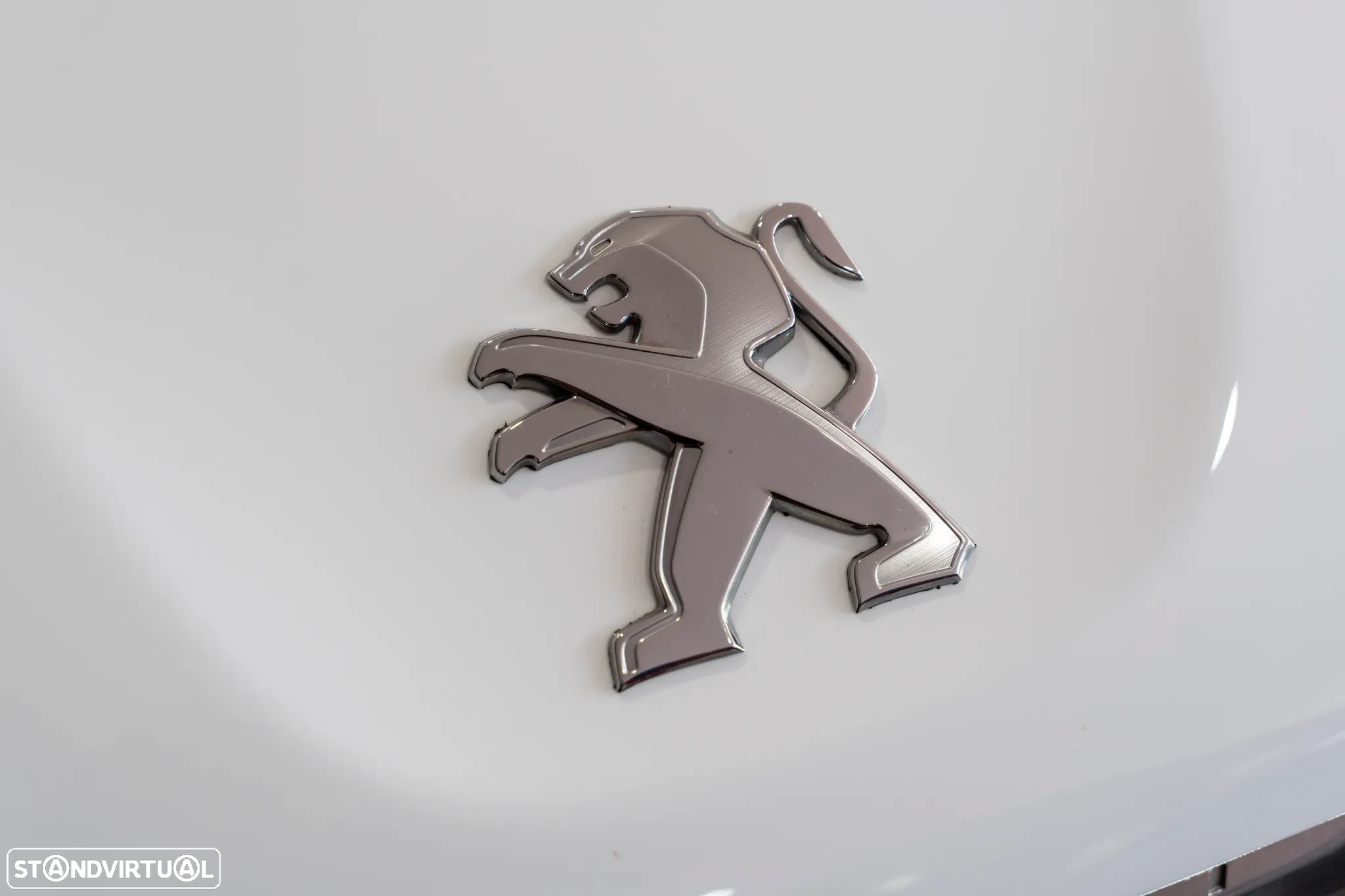 Peugeot 2008 1.6 BlueHDi Style - 25
