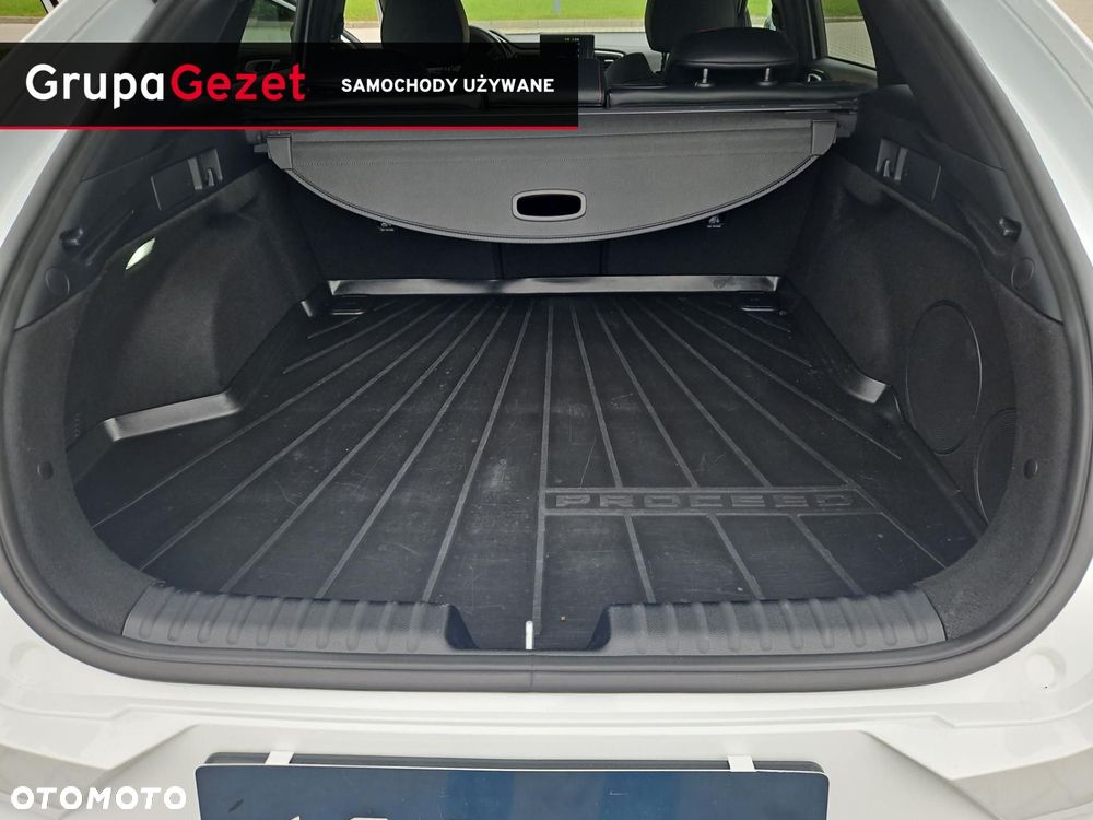 Kia ProCeed 1.6 T-GDI GT DCT - 17