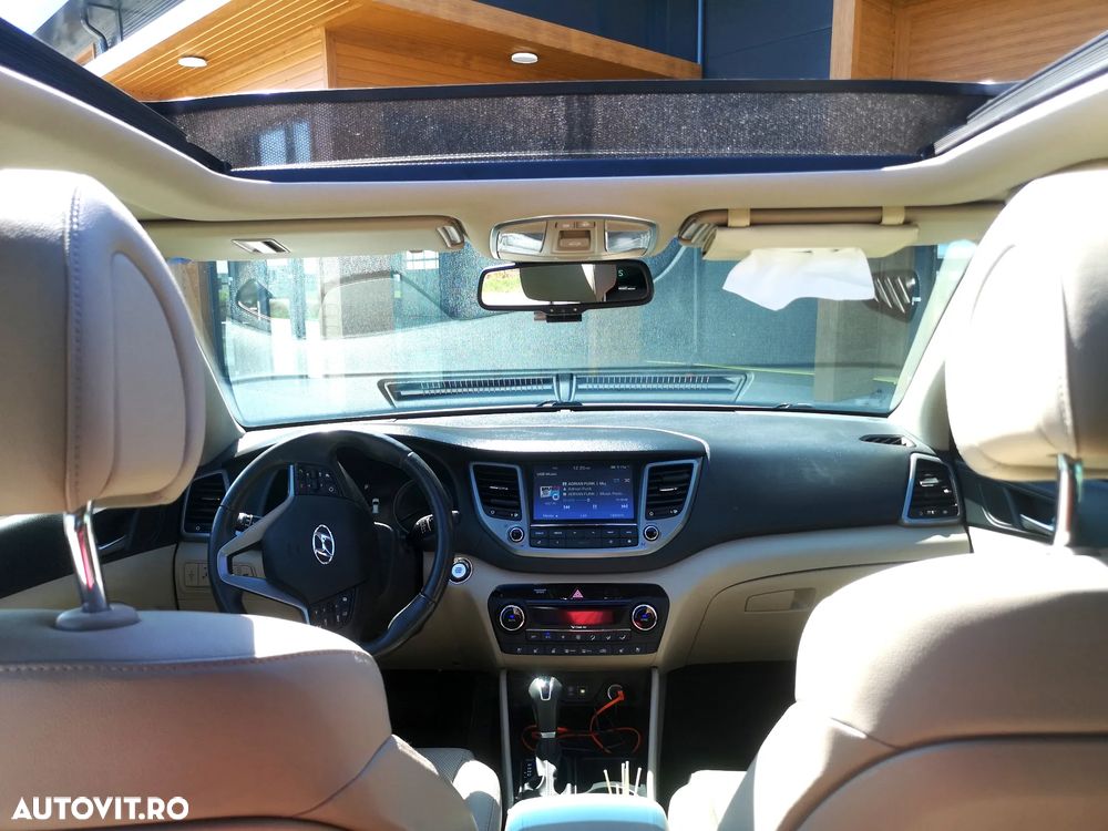 Hyundai Tucson 2.0 CRDI 4WD 6AT Premium+ - 28
