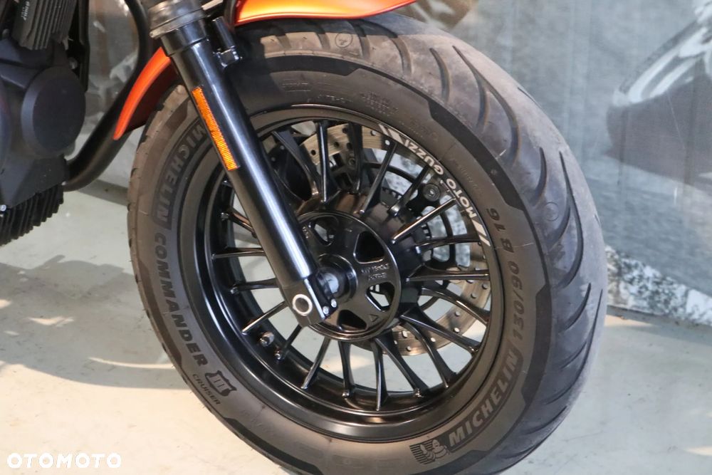 Moto Guzzi V9 - 15