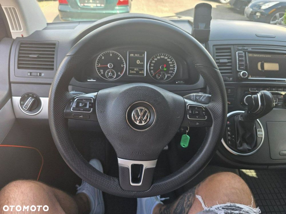 Volkswagen Multivan - 8