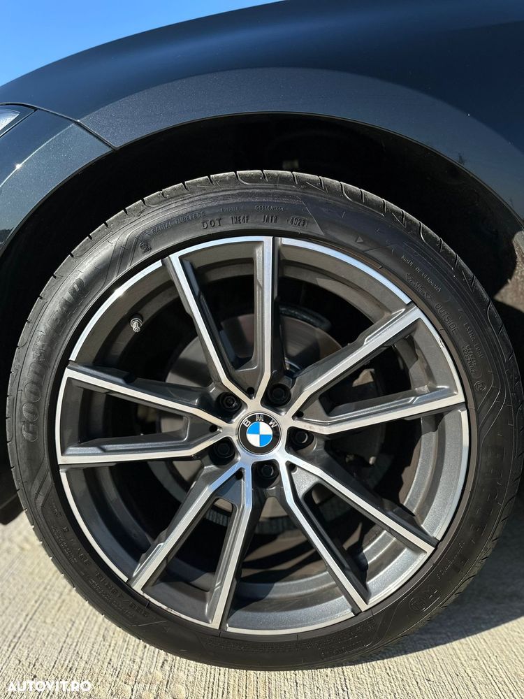 BMW Seria 3 320d Aut. - 10