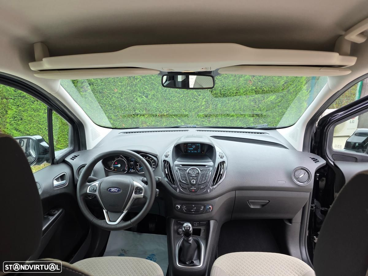 Ford Tourneo Courier 1.0 EcoBoost Titanium - 22
