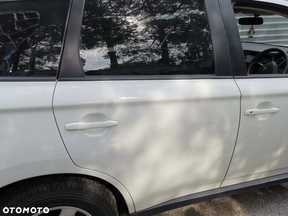 Mitsubishi Outlander III W37 Drzwi Prawy Tył