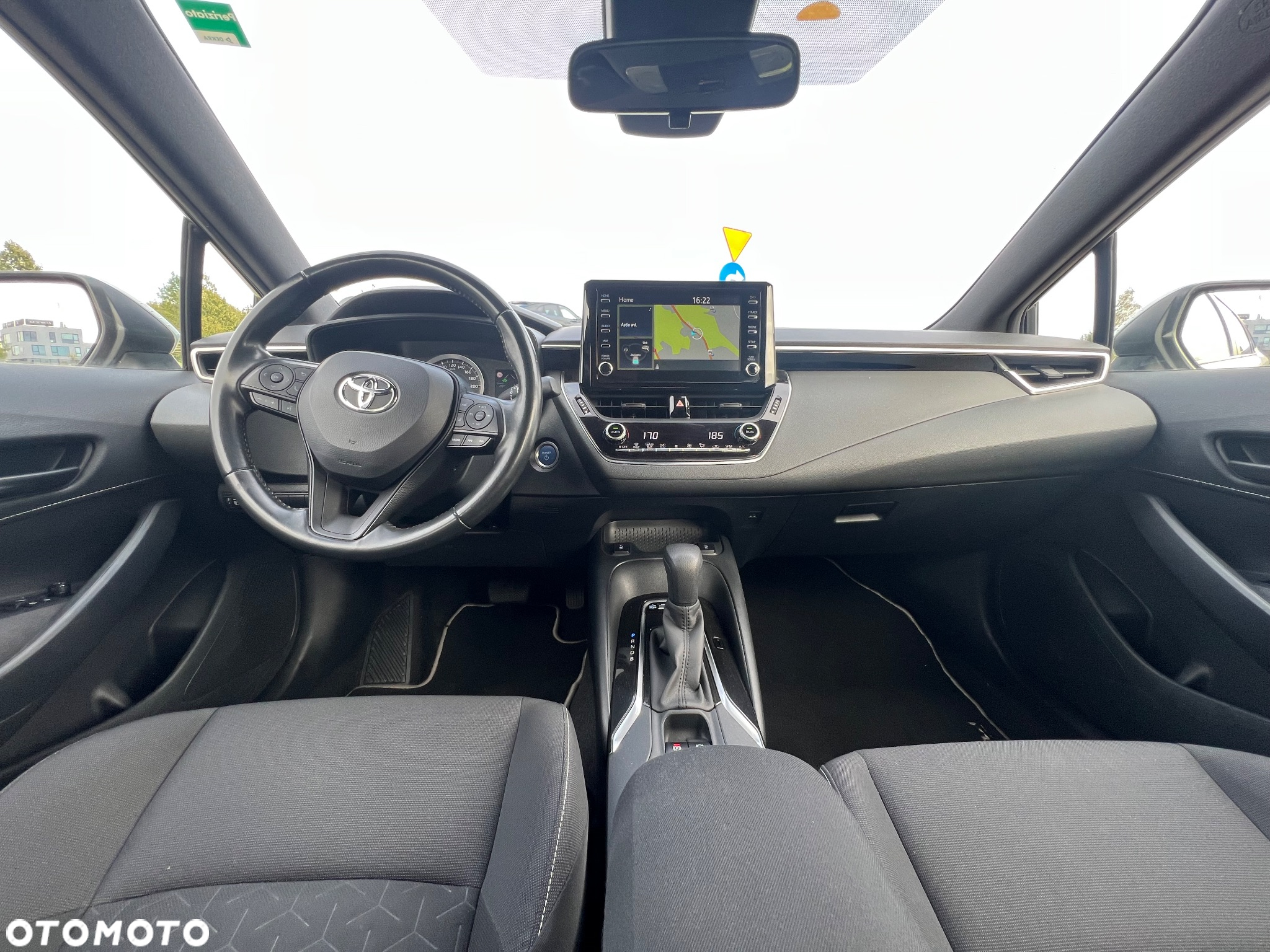 Toyota Corolla 1.8 Hybrid - 18